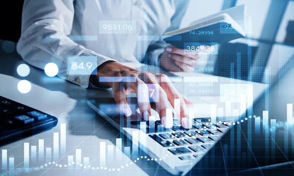 Credit Cycles and Code Cycles: What SBI and TCS Actually Tell Retail Investors